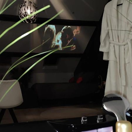 Logement Romantique Et Cosy Charleroi Eksteriør bilde